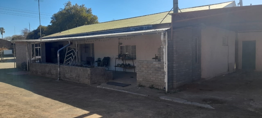 4 Bedroom Property for Sale in Dealesville Free State
